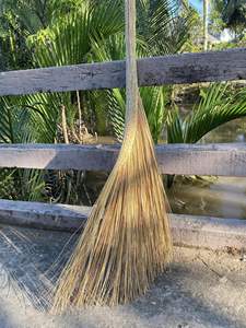 Balais de noix de coco fabriqués à partir de balai de noix de coco bâton balai durable outils de nettoyage abordables - Product Image 4