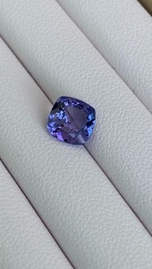 Saphir bleu créé en laboratoire de 1,30 carat, taille trillion carrée, pierre précieuse pour la fabrication de bijoux, prix de gros, pierre de naissance de décembre - Product Image 4