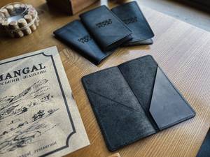 Carpeta para billetes de cuero grabado con logotipo personalizado al por mayor, soporte para recibos, talonario de cuero genuino con logotipo personalizado, chequera de cuero genuino, venta al por mayor - Product Image 2