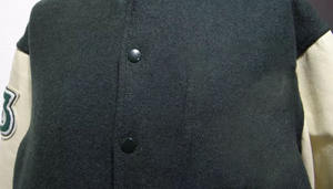 Chaqueta universitaria negra de lujo personalizada para hombre, lona con mangas de cuero y cuello levantado, diseño liso con letras, logotipo personalizado - Product Image 6