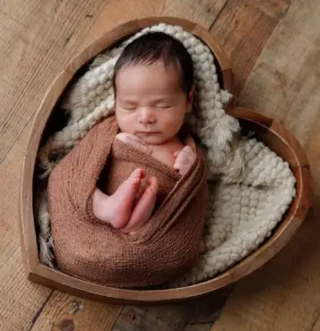 Massen preis Neugeborene Fotografie Requisiten Kinder Einfacher Stil Neugeborene Einfache Modellierung Studio Fotografie Requisiten Holzherz rahmen