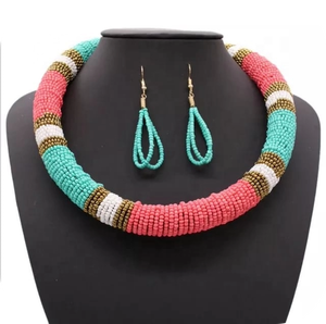 Nouveau collier de conception de mode et ensemble de boucles d'oreilles brodées colorées bijoux en perles de verre élégants collier de bijoux de créateur fait maison - Product Image 4
