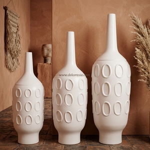Vase de sol Motivo Largo M blanc mat en terre cuite gaufrée, pot en terre cuite artisanal, urne décorative en céramique, vente en gros - Product Image 2