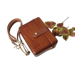 Mini sac à main fourre-tout à bandoulière pour femmes de qualité supérieure fronde en bois écologique avec décoration d'écharpe Durable respectueux de l'environnement - Product Image 5