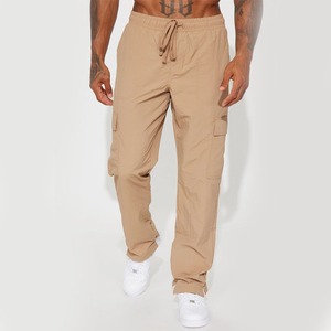 Venta al por mayor 2024 llegada de los hombres transpirables de color beige de material de nailon de corte recto pantalones cargo lisos con cintura elástica para la venta - Product Image 2
