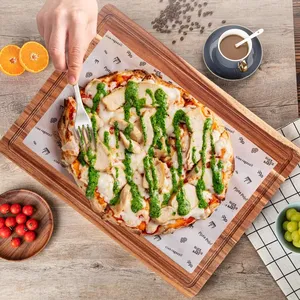 Tabla de cortar de madera rectangular respetuosa con el medio ambiente Tabla de cortar de cocina personalizada Acabado de madera natural - Product Image 2