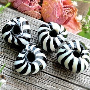 Fabriqué à la main Collection Unique 10mm ovale Millefiori perles de verre cristal four noir bleu assorti pour la fabrication de bijoux à la maison - Product Image 3