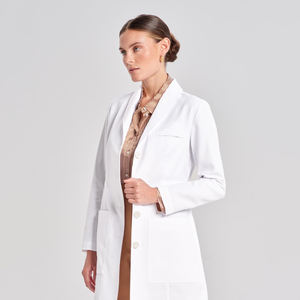 Venta caliente diseño de calidad profesional 2024 bolsillos delanteros mujeres última calidad Hospital desgaste bata de laboratorio - Product Image 4