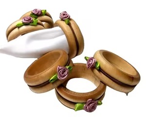 Anillo para Servilletas con Diseño de Piña y Acabado Marrón Antiguo, Anillo para Servilletas de Mesa de Comedor - Product Image 2