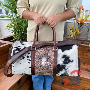 Factory Wholesale Fashionable Design Hand <b>Tooled</b> <b>Leather</b> Large Capacity Travel Bag Custom Genuine Cow <b>Leather</b> Unisex Duffle Bags - Product Image 1