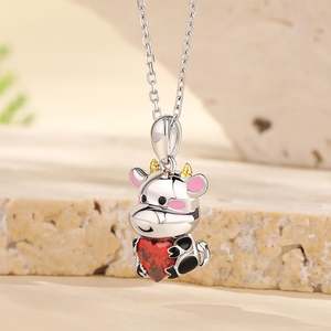 จี้รูปหัวใจวัวนมน้อย Jeulia Hug Me ทำจากเงินสเตอร์ลิง ของขวัญสุดเพอร์เฟกต์ - Product Image 5