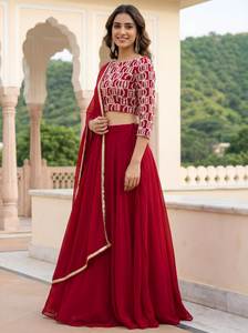 Ensemble Lehenga Choli en Georgette Rouge, longueur ras du sol, avec Blouse Brodée et Dupatta à Bordure Zari et Paillettes, pour occasions de fête, style Bollywood - Product Image 3