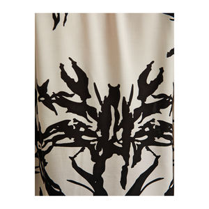 เสื้อถักผู้หญิง BGN วิสโคส คอวีพิมพ์ลาย แต่งระบาย รุ่น S23B337 - Product Image 6