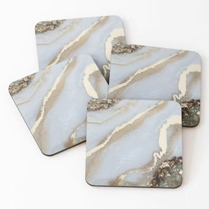 Ensemble de sous-verres en résine polie brillante, parfait pour les appartements modernes, les maisons minimalistes et les intérieurs contemporains - Product Image 1