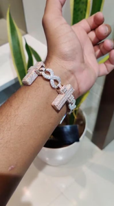 Bracelet en argent 925 glacé avec diamant moissanite, design de chaîne de pistolet hip-hop pour homme, bijoux de poignet - Product Image 6