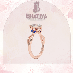 Bague de fiançailles à trois pierres avec centre de diamant et accents de saphir en diamant de laboratoire certifié original en or 14 carats - Product Image 4