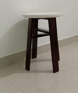Mesita de noche redonda moderna de madera maciza de Sheesham, juego de acabado blanco y nogal para sala de estar, oficina y comedor - Product Image 3