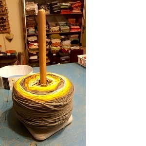 Distributeur de fil de laine à bas prix porte-boule de fil en bois épais pour voyage pour un écheveau de fil couture dentelle Art fait à la main - Product Image 1