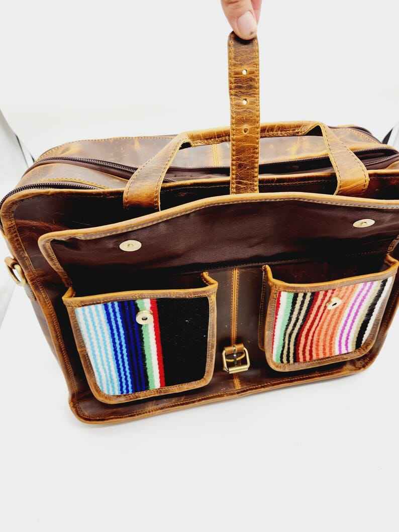 สีน้ำตาลเข้ม