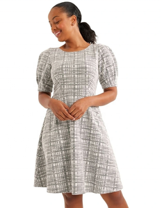 Vestido Casual de Algodón con Estampado a Cuadros Negro y Marfil, Corte A, Cintura Imperio, Mangas Abullonadas, Elegante y Atemporal, con Cierre de Cremallera Trasero - Product Image 1