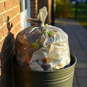 Sacchetti della spazzatura domestici resistenti e spessi 45 Micron 80 rotoli di ambra trasparente 90X120 cm - Product Image 3