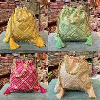 Style indien Chikankari Lucknowi Potli brodé avec poignée en perles avec Zari Work Potli sacs à main pour mariage et retour faveur