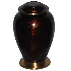 Urnes de crémation en laiton modernes de haute qualité avec gravure or et noir fini pour les cendres humaines fournitures funéraires en métal - Product Image 5