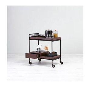 Chariot en bois et métal servant unique chariot de bar à 2 niveaux surélevé 2 niveaux roues lisses fabricant de chariot de service en métal en gros - Product Image 2