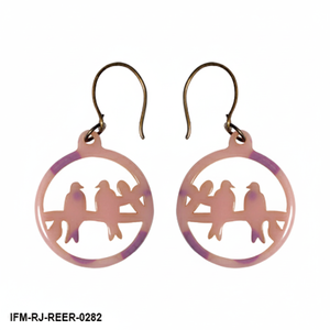 สร้อยคอรูปนกเรซิ่นลายหินอ่อนสีชมพู นกบนกิ่งไม้ จี้ทรงกลม เครื่องประดับที่ได้แรงบันดาลใจจากธรรมชาติสุดโรแมนติก ของขวัญสำหรับเธอ - Product Image 3