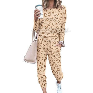 Offre spéciale Prix de gros Survêtement pour femme Marque privée Dernier design Survêtement Logo personnalisé - Product Image 1