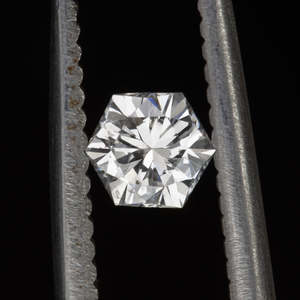 Diamant cultivé en laboratoire de coupe hexagonale diamant CVD en vrac d'E VVS2 diamant cultivé en laboratoire de forme hexagonale de qualité pour des bijoux uniques - Product Image 2