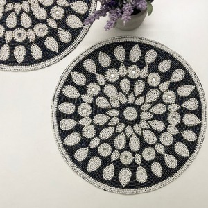 Sets de table et sous-verres de qualité supérieure avec des perles de verre, sets de table pour table à manger en vente par des exportateurs indiens - Product Image 3