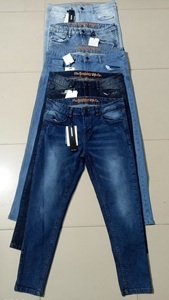 Jeans délavés pour femmes pantalon en denim coupe skinny pour jeunes femmes marque personnalisée avec un prix de gros bon marché pantalon en jean de bonne qualité - Product Image 2