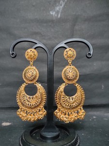 Conjunto de pendientes al por mayor con diseño tradicional de pendientes chapados en oro de 22 quilates, joyería para mujeres, ropa de exportadores - Product Image 3