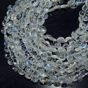 Perles de pierre de lune arc-en-ciel en forme de coeur lisse avec une taille de 4mm pour la fabrication de bijoux - Product Image 1