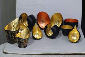 Wonderfully made elegantly designed tea light holder/stand used for lightens candle as on occasions and daily home decor - Product Image 4