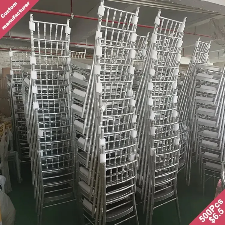 अनुकूलित कारखाने थोक और सस्ती उच्च गुणवत्ता वाली चिवरी कुर्सियों की मेज और उत्सव के लिए कुर्सियां