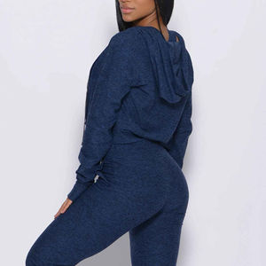 ชุดเสื้อมีฮู้ดผ้าฟลีซสำหรับผู้หญิงชุดเสื้อครอปและกางเกงแฟชั่นสำหรับฤดูหนาวตามสั่ง - Product Image 6