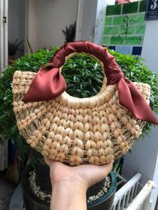 Bolsa de jacinto de agua duradera hecha a mano con paja natural, perfecta para viajes de mujer, playa de moda o compras, estilo ecológico - Product Image 6