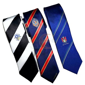 Cravate à clip pour homme, cravate formelle, rouge vif, 100% polyester, tissée, couleur unie, logo de club personnalisé, fabrication artisanale, haute qualité - Product Image 2