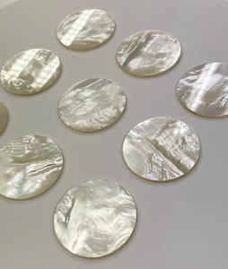 แผ่นเปลือกหอยมุกสีขาวจำนวนมากและจี้กลมสำหรับเครื่องประดับงานฝีมือและอุปกรณ์เสริม - Product Image 5