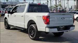 รถฟอร์ด F150 XLT ซูเปอร์ครูว์ ขับเคลื่อน 4 ล้อ สภาพใช้งานน้อย - Product Image 2