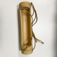 Vente en gros de pots suspendus en bambou naturel pour la décoration de jardin extérieur, pots tubulaires à suspendre au mur, pots à fleurs avec trou de drainage et auto-arrosage