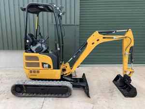 Utilisé pour la mini pelle sur chenilles de 1.7 tonnes avec pompe moteur et roulement Modèle 2023 Excellent état - Product Image 3