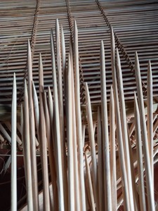 Usine de gros biodégradable taille personnalisée ronde en bambou BBQ brochette/bâton de bambou fait à la main - Product Image 3