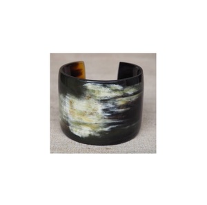 Brazalete de Cuerno Ecológico para Mujer y Niña, Hecho a Mano, Artesanía, 100% Cuerno Natural, Producto Más Vendido - Product Image 1