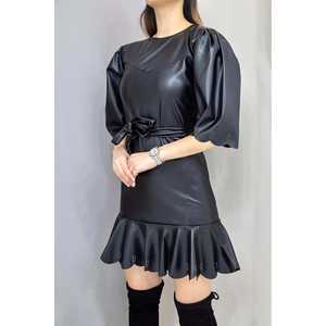 Robe moulante mini en cuir satiné noir en gros - Product Image 2