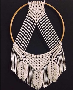 Proveedor de confianza de macramé bohemio para colgar en la pared ideal para combinar con cestas de ratán, textiles terrosos y cojines de lino - Product Image 2