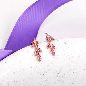 ต่างหูสวยฝรั่งเศสสีโรสโกลด์ทันสมัยรูปทรงดอกไม้ผีเสื้อเพชรเพทายหลักโรเดียมโกลด์ทองเหลืองโลหะผสมทองแดง - Product Image 4