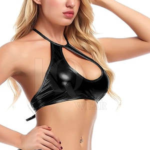 Soutien-gorge en cuir léger grande taille pour femme avec bretelles réglables, look minimaliste, logo frontal - Product Image 6